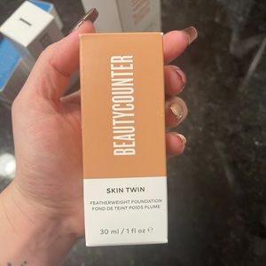 Beautycounter skin twin foundation